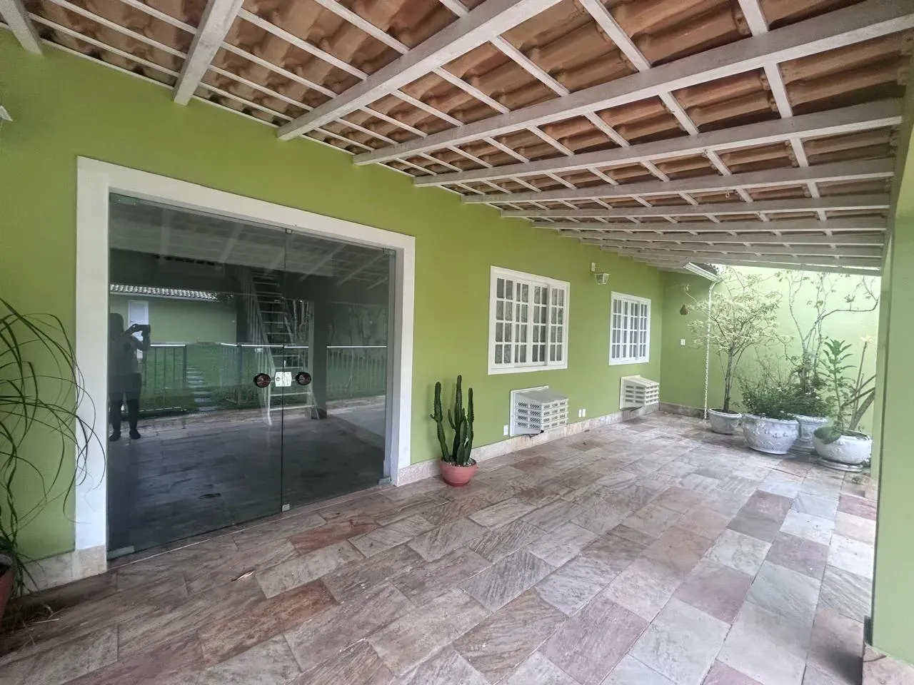 Bathtub in a 3-bedroom house, 334 m² — photo 5