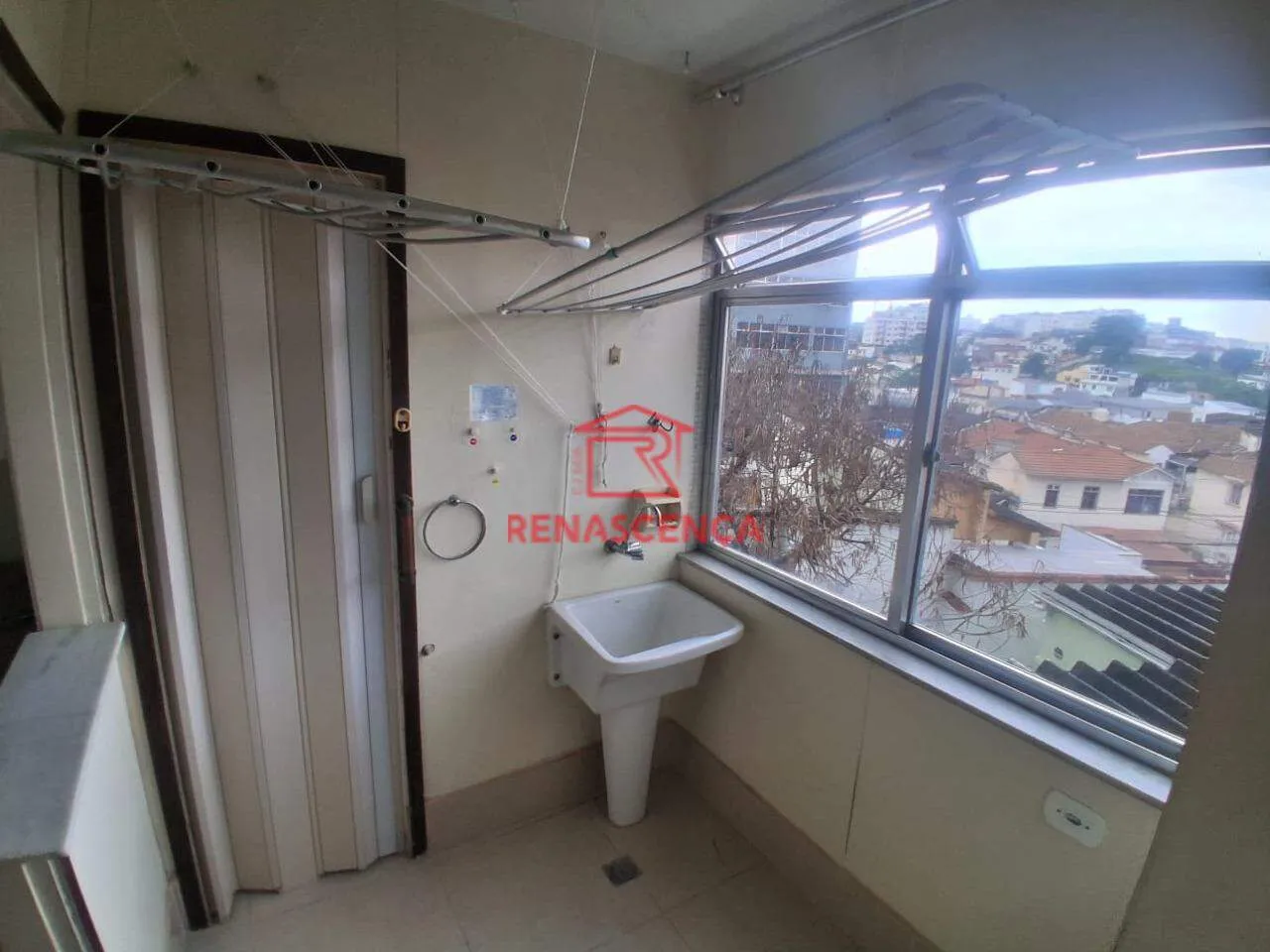 Квартира на 2-му поверсі з дерев'яною підлогою або ламінатом — photo 9