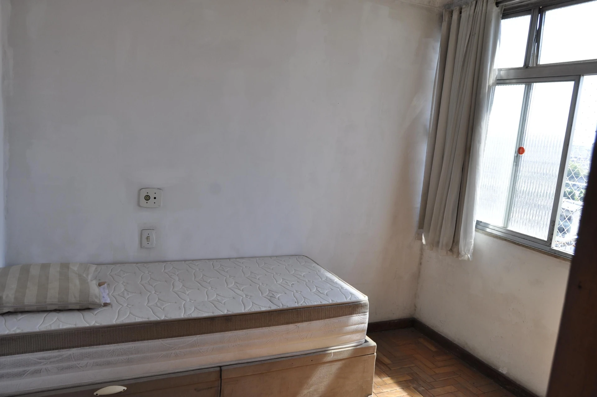 Furnished apartment, 64 m², with wood or laminate floors — photo 5