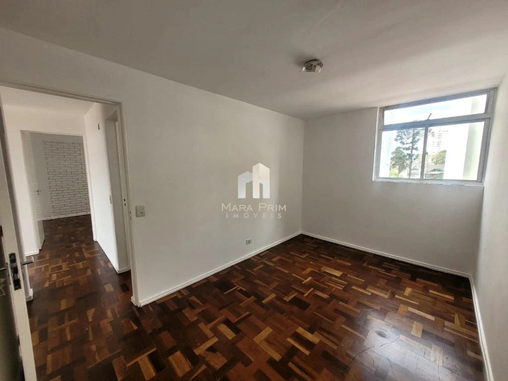 3-bedroom apartment with wood or laminate floors in Curitiba — photo 11