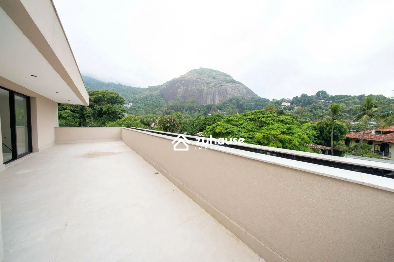 Casa tríplex com 5 quartos e 5 banheiros — photo 39