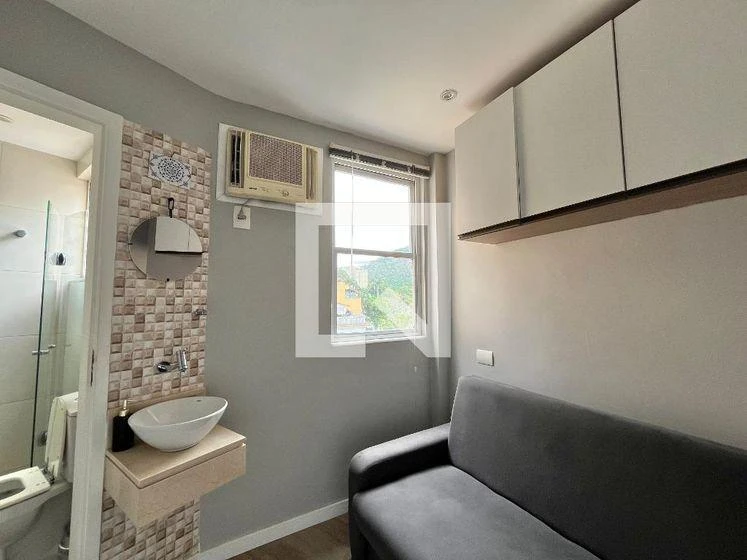 Furnished apartment, 130 m², with floor-to-ceiling windows — photo 24