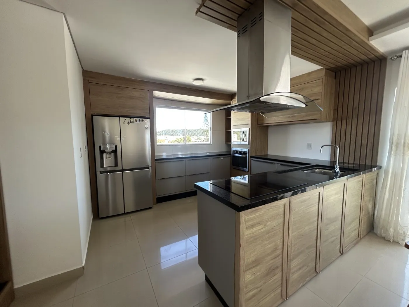 Mountain view in a 3-bedroom apartment, 231 m² — photo 16