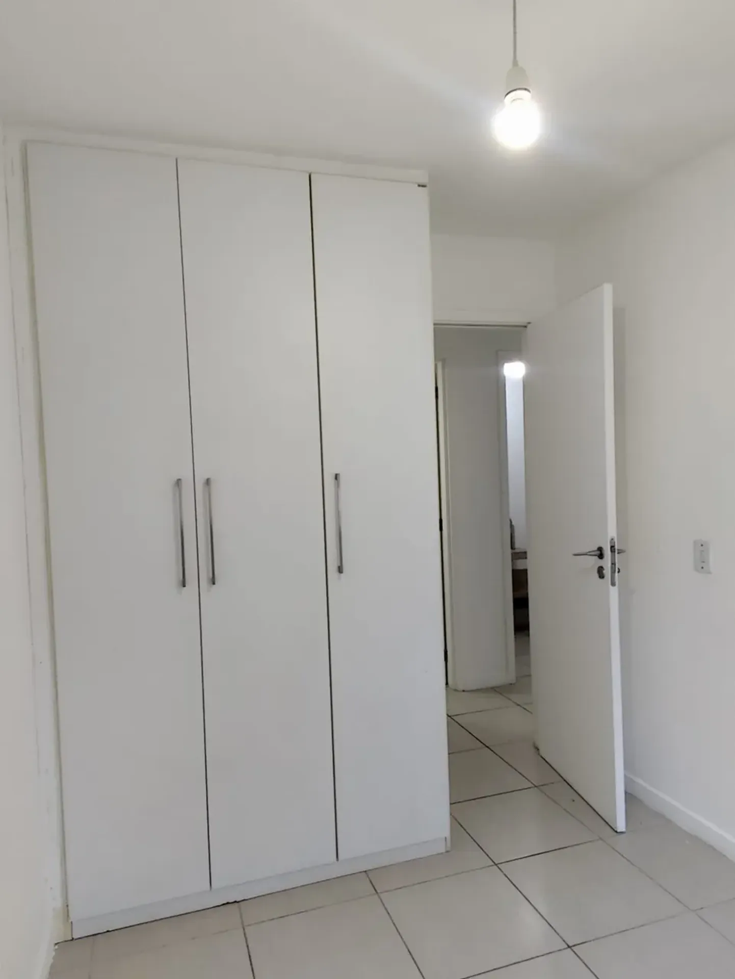 Furnished 2-bedroom apartment with private BBQ — photo 10