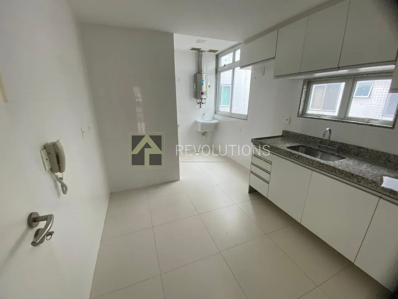 Apartamento de 3 quartos em condomínio com piscina — photo 6