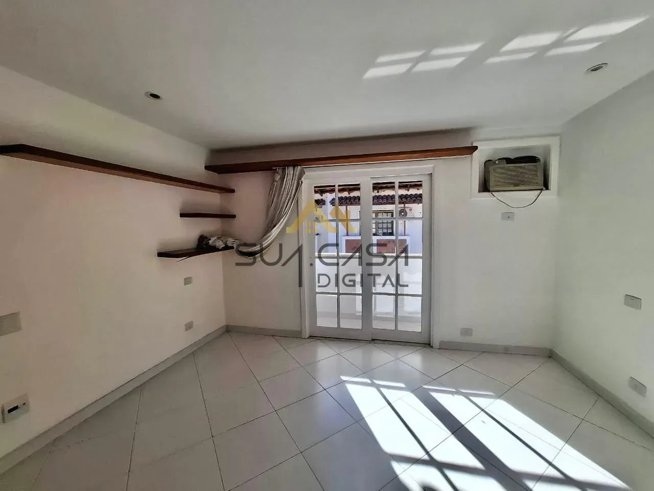 House with 4 bedrooms and 273 m² plus open-air pool — photo 6