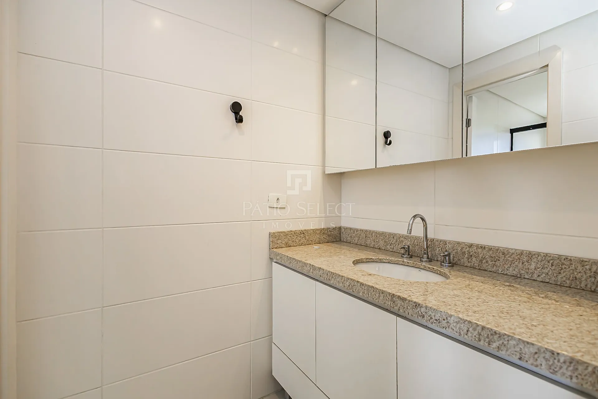 Ванна и 2 спальни: квартира 412 м² — photo 37