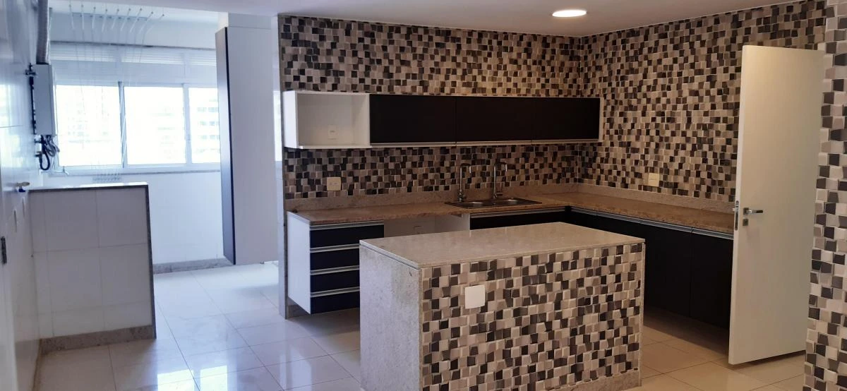 Unfurnished apartment with 4 en-suite bedrooms and 292 m² — photo 2
