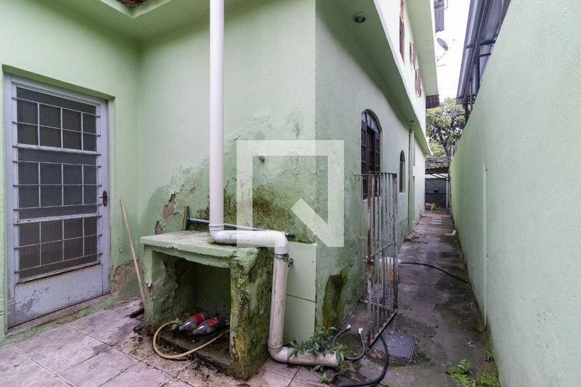 Rental house with balcony, 4 bedrooms and 120 m² — photo 49