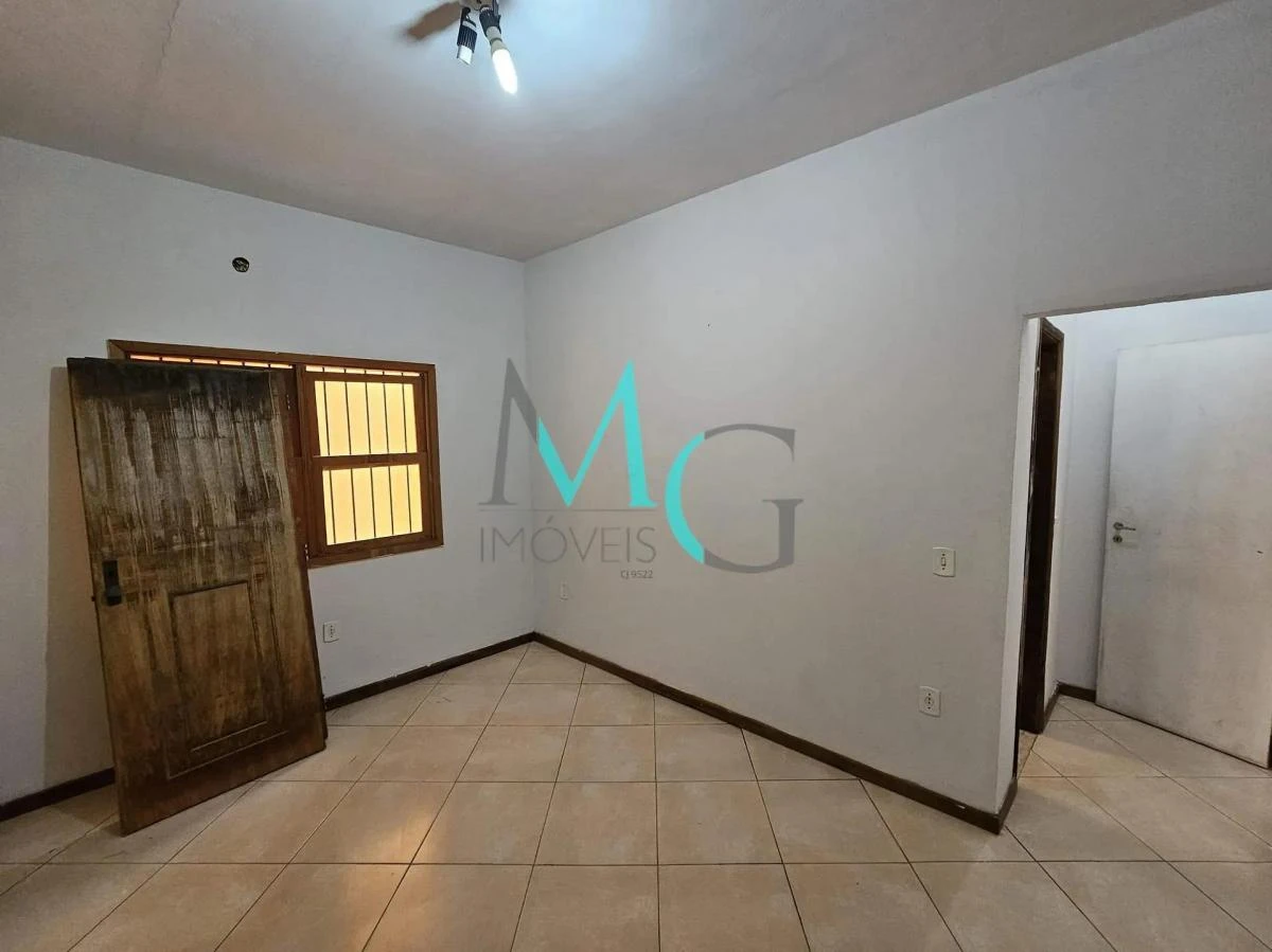 House with 4 bedrooms, 2 en-suites and 4 parking — photo 17
