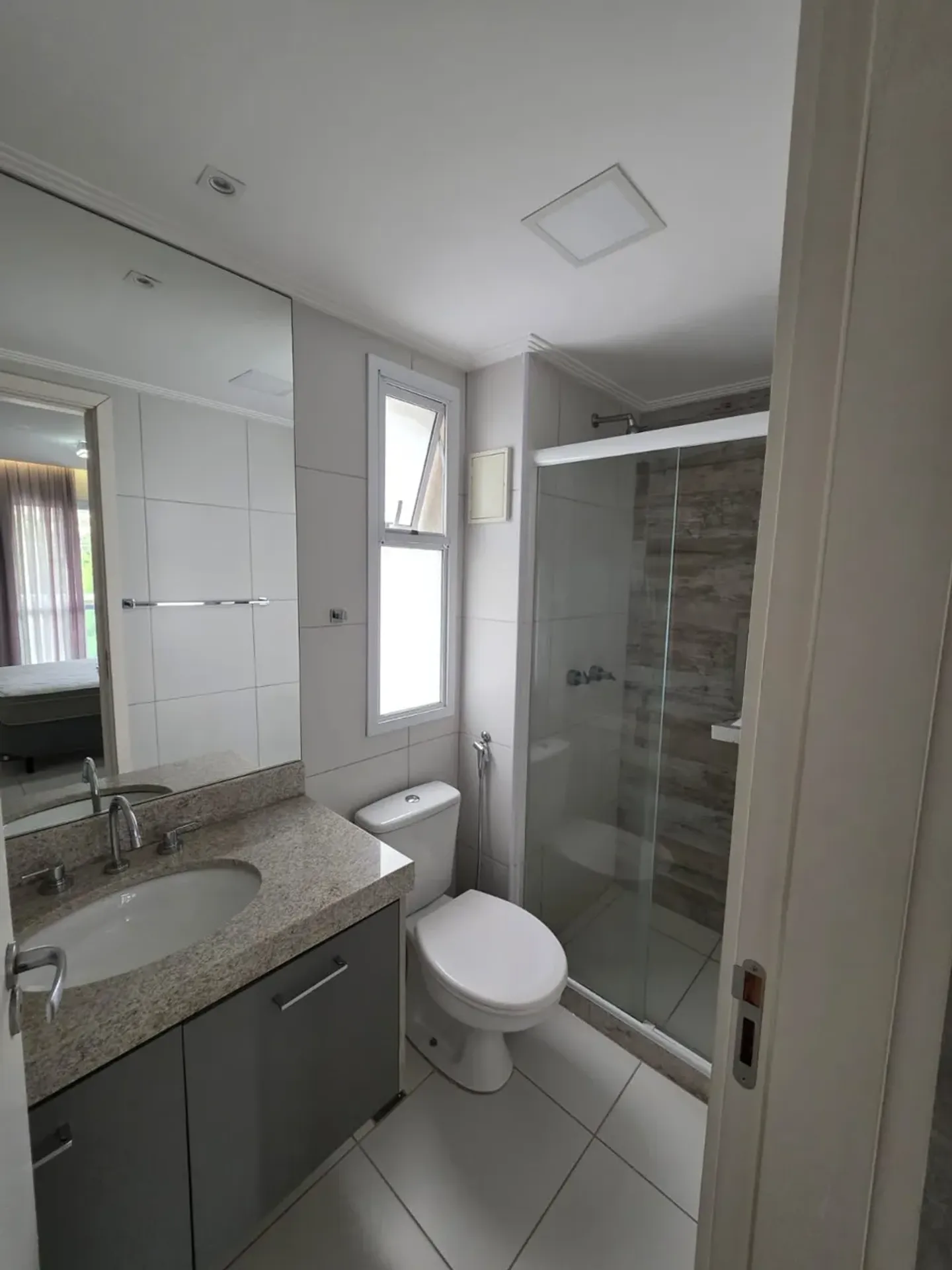 Furnished apartment, 174 m², with a grill on the balcony — photo 13