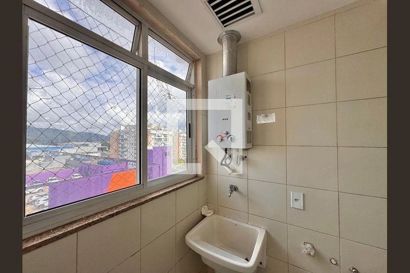 2-bedroom apartment in a building with a gym — photo 24