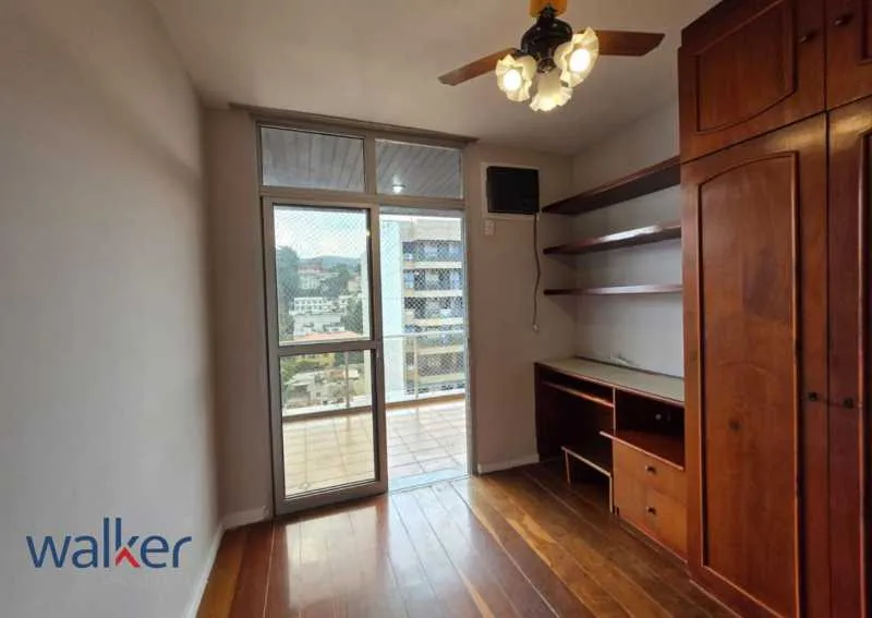 Balcony with a grill in a 3-bedroom apartment, 120 m² — photo 21