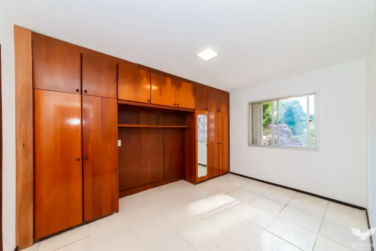 160 m² apartment with 3 bedrooms and 1 en-suite — photo 32