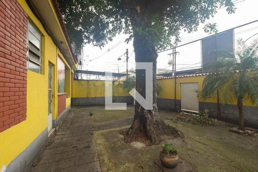 House, 500 m², with wood or laminate floors — photo 12
