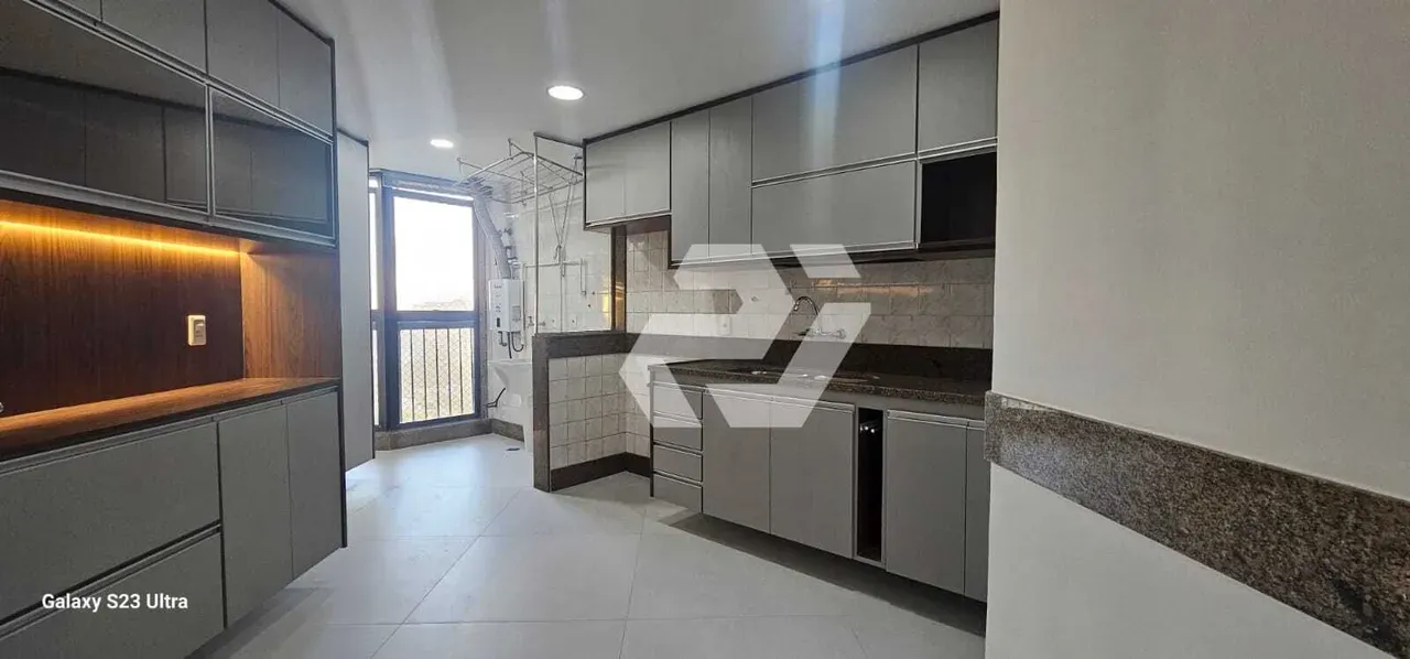 Apartment with 3 bedrooms, 5 bathrooms and balcony — photo 27