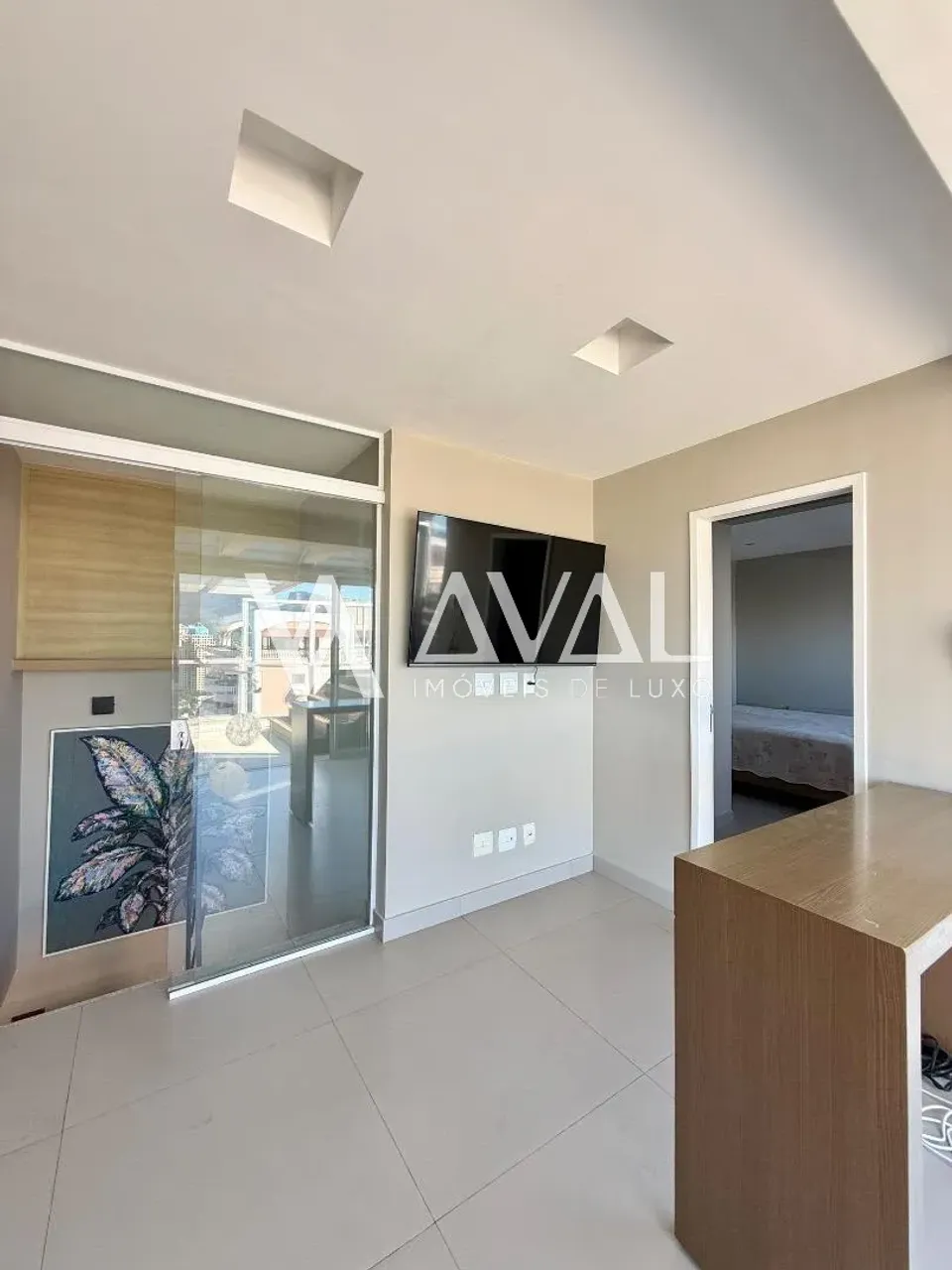 190 m² duplex penthouse with 3 suites and pool — photo 2