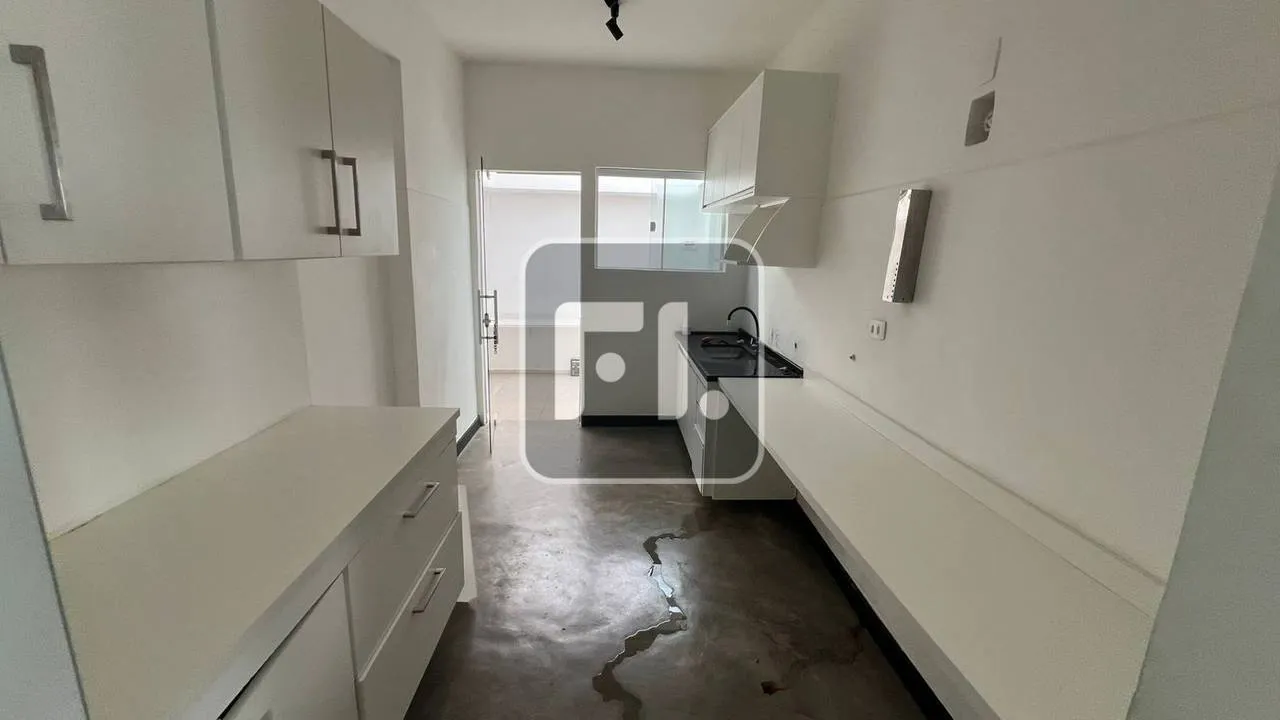 Дом с 4 спальнями, 4 ванными и 160 м² — photo 23