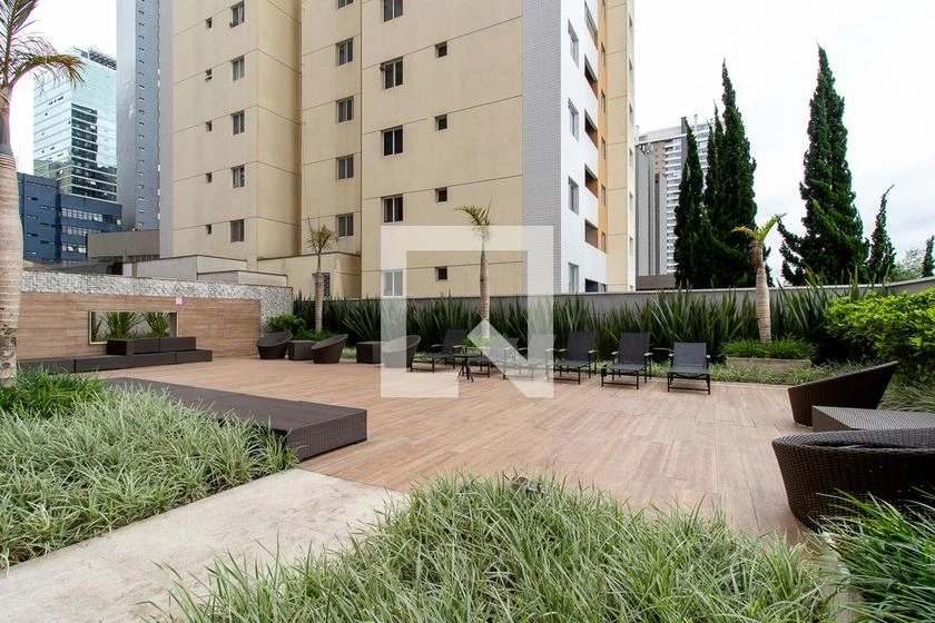 Studio de 1 quarto com box de vidro no banheiro — photo 12