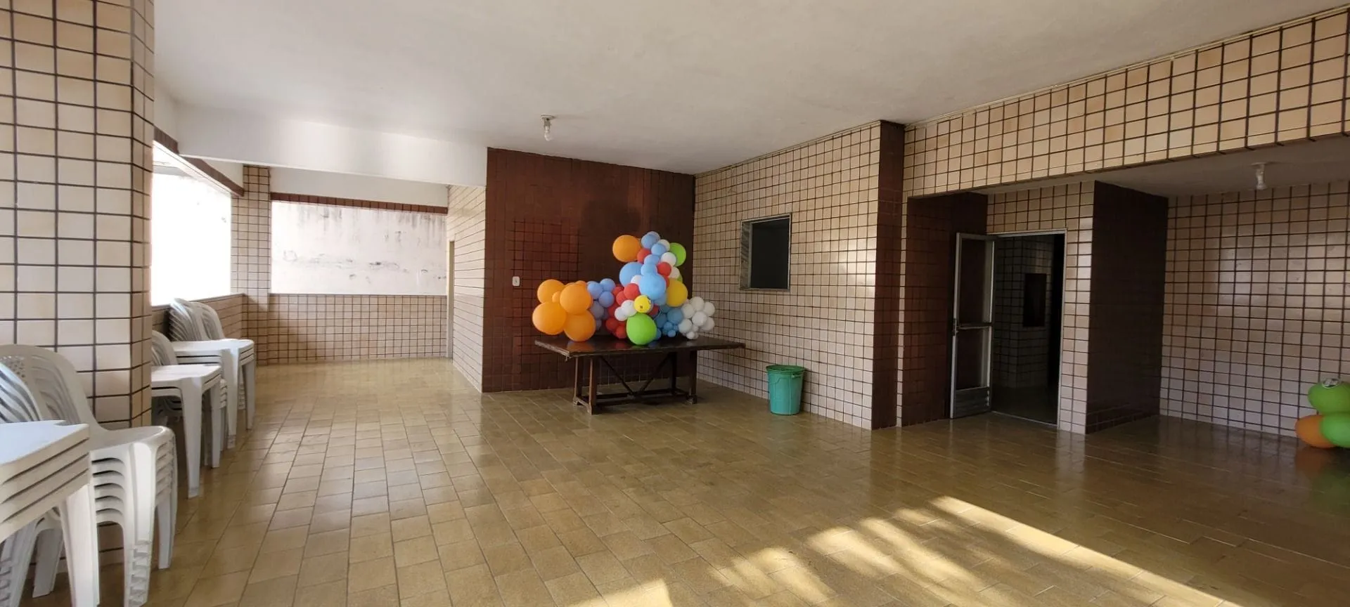 Квартира 96 м² з 2 спальнями та балконом — photo 12