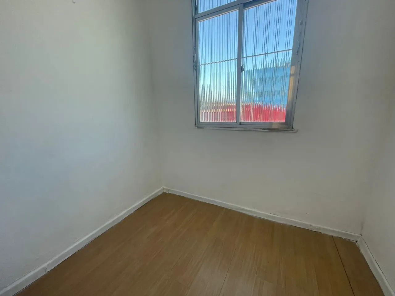 Unfurnished 2-bedroom apartment with a separate kitchen — photo 7