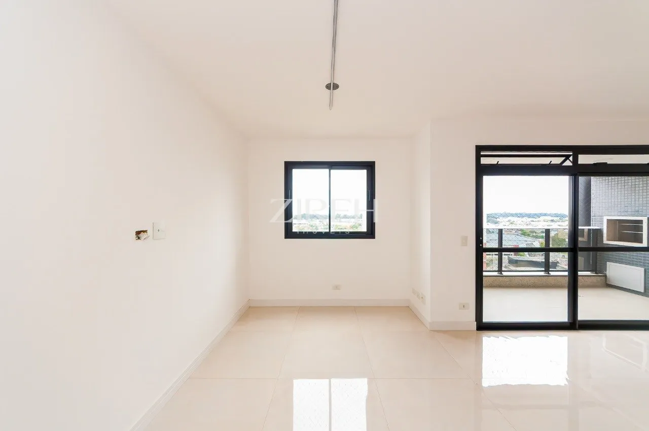 2-bedroom apartment in a building with a tennis court — photo 20