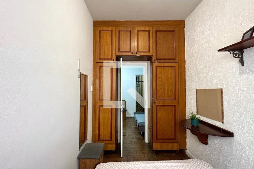 Apartamento de 2 quartos com piso de madeira ou laminado — photo 5