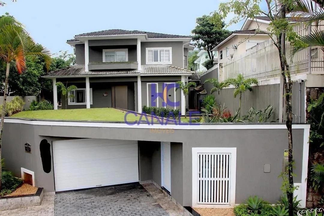 House with 5 bedrooms and mountain-view windows — photo 4