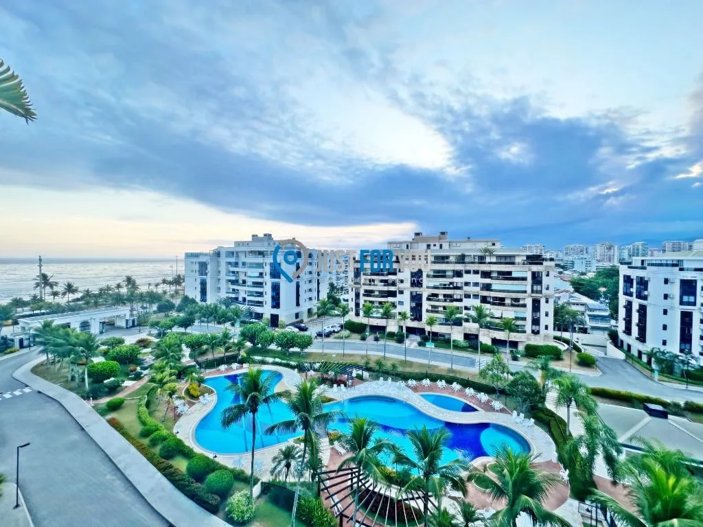 3-bedroom apartment with 5 bathrooms and 370 m² — photo 53