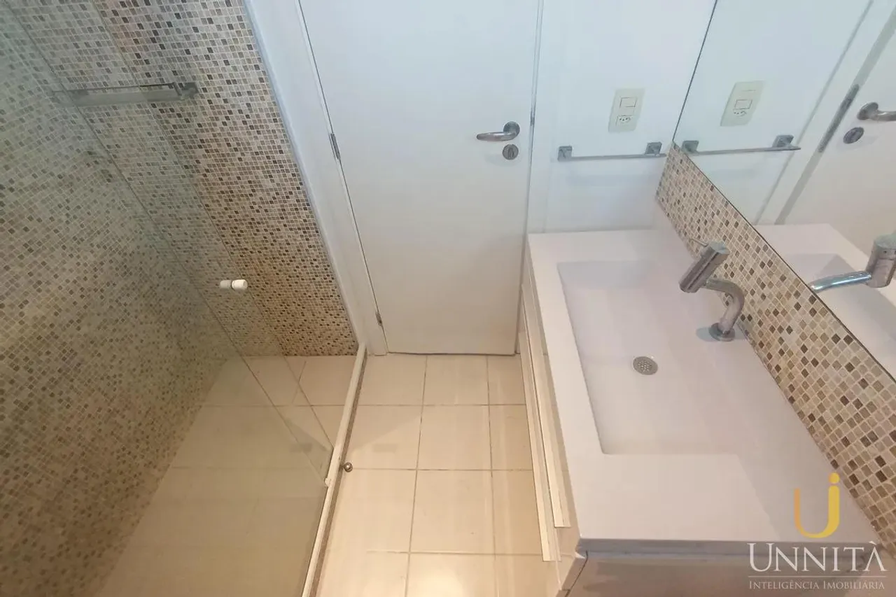Unfurnished apartment with 3 bedrooms and 3 bathrooms — photo 15