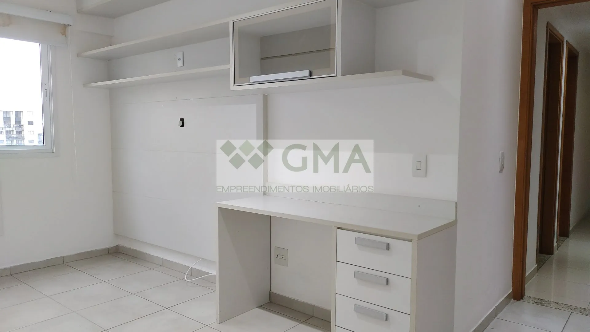 205 m² apartment on the 5th floor with 4 bedrooms — photo 4