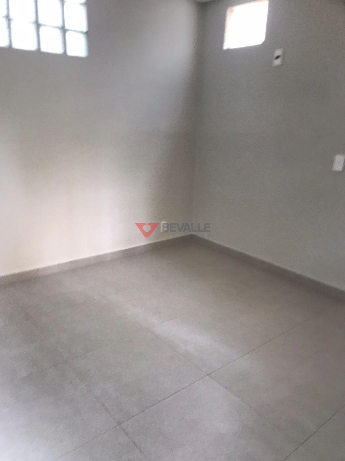 Rental house with 8 bedrooms and a balcony — photo 16