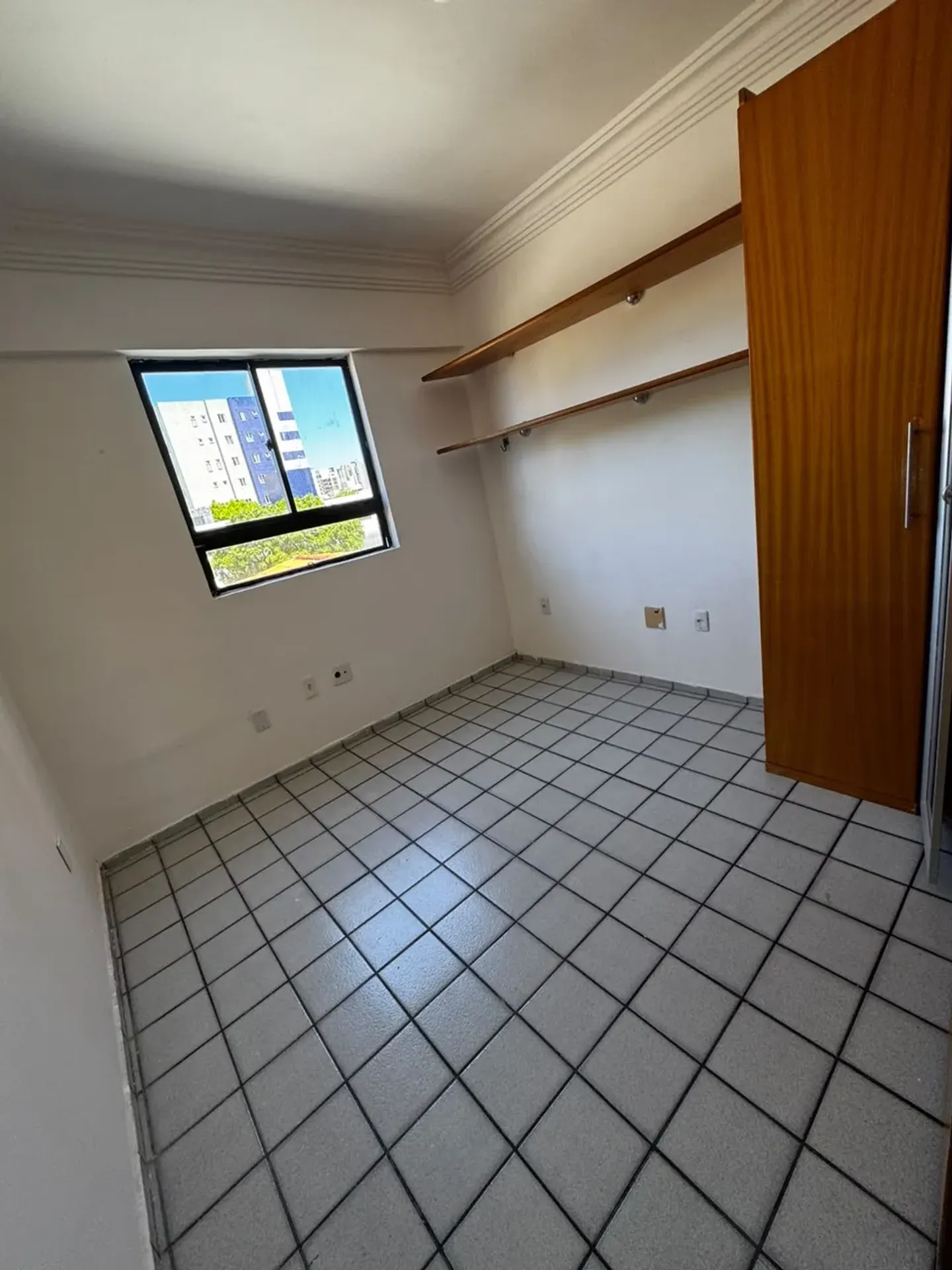 3-bedroom apartment with an enclosed balcony — photo 17