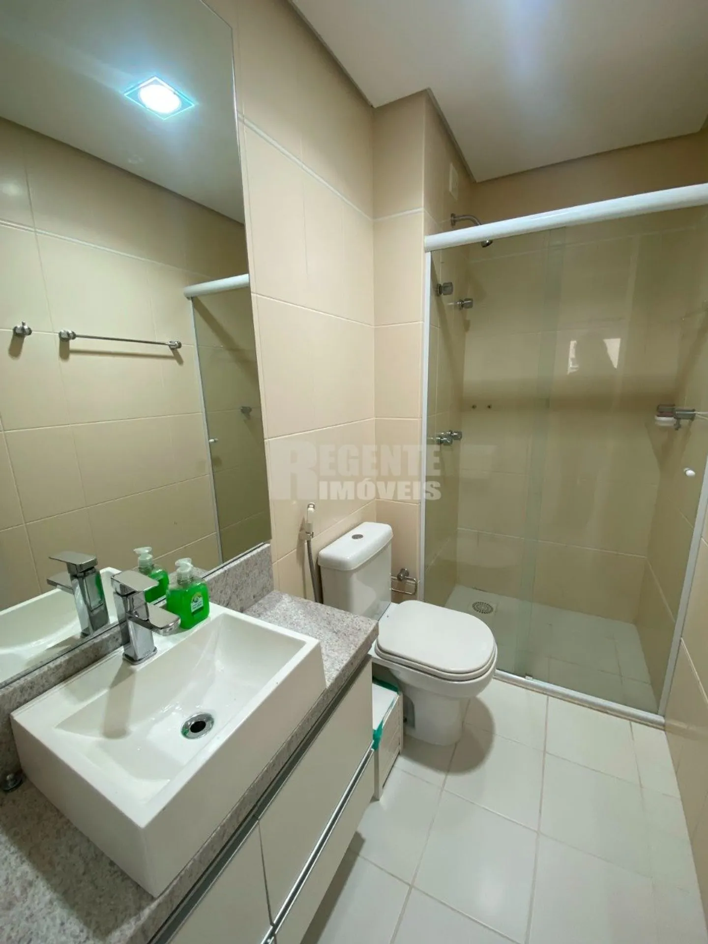 Apartamento amueblado de 3 dormitorios con jardín y BBQ — photo 8