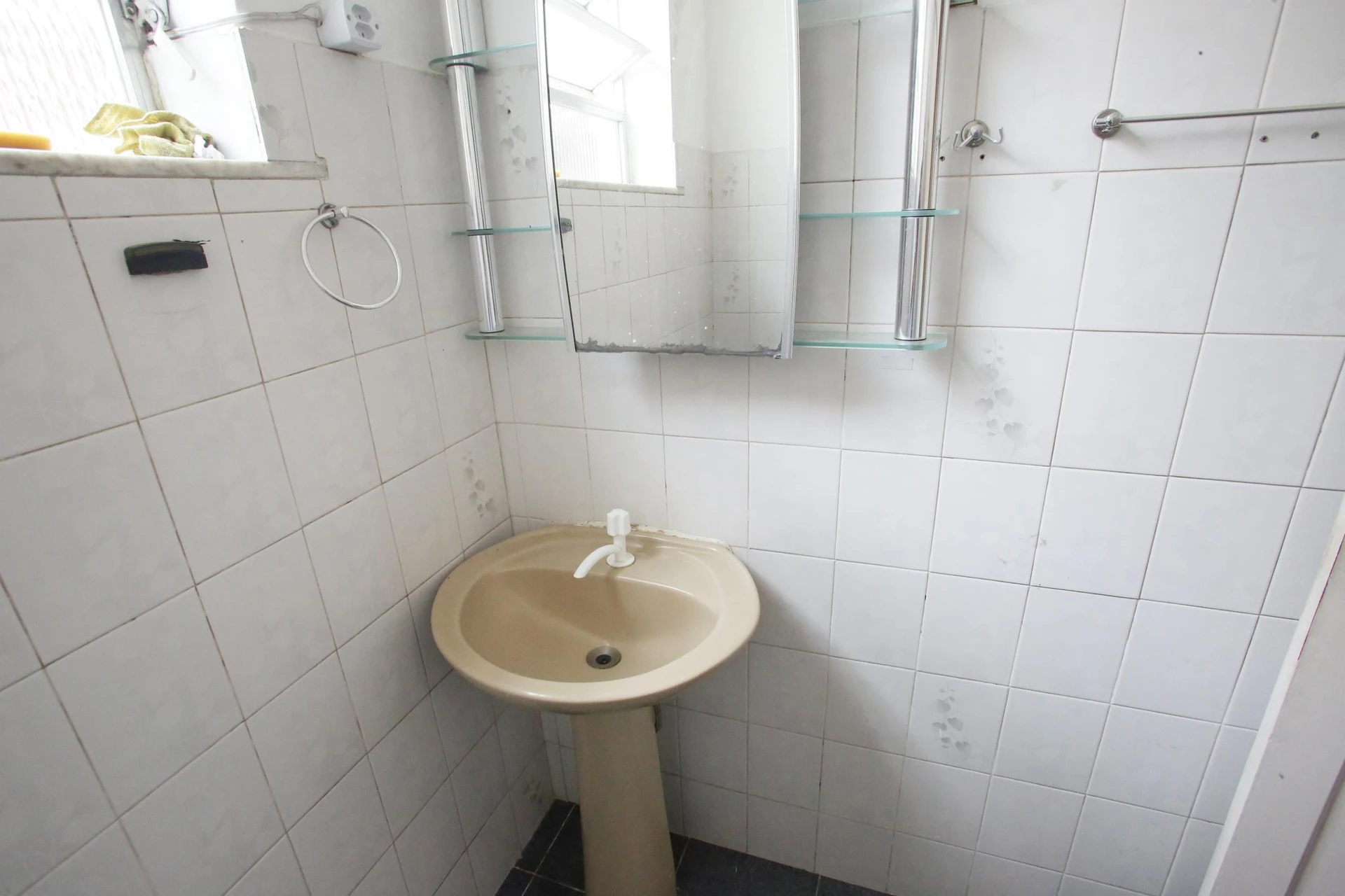 2-bedroom apartment with 2 bathrooms and no parking — photo 10