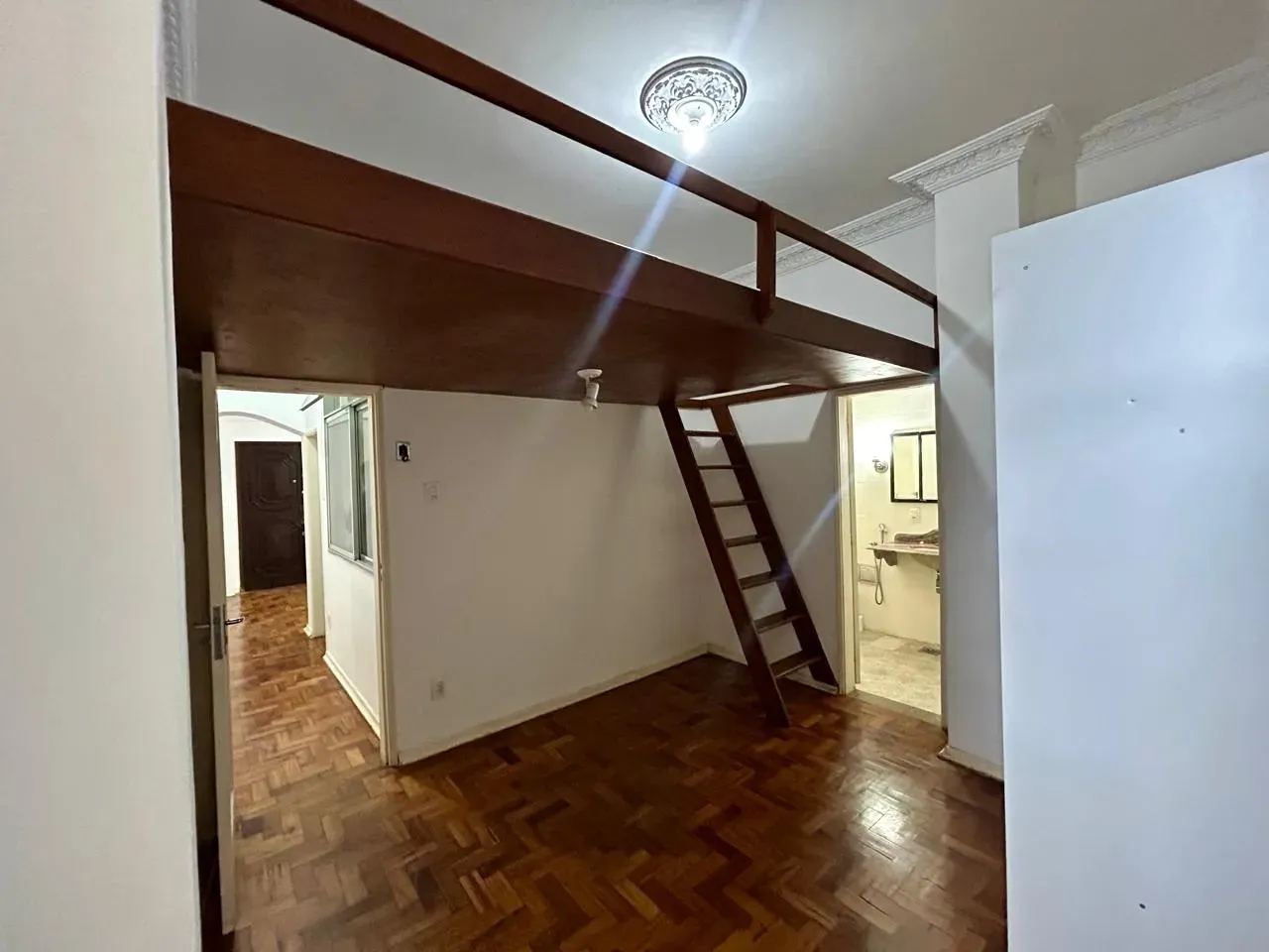 Wood or laminate floors in a 2-bedroom apartment, 59 m² — photo 11