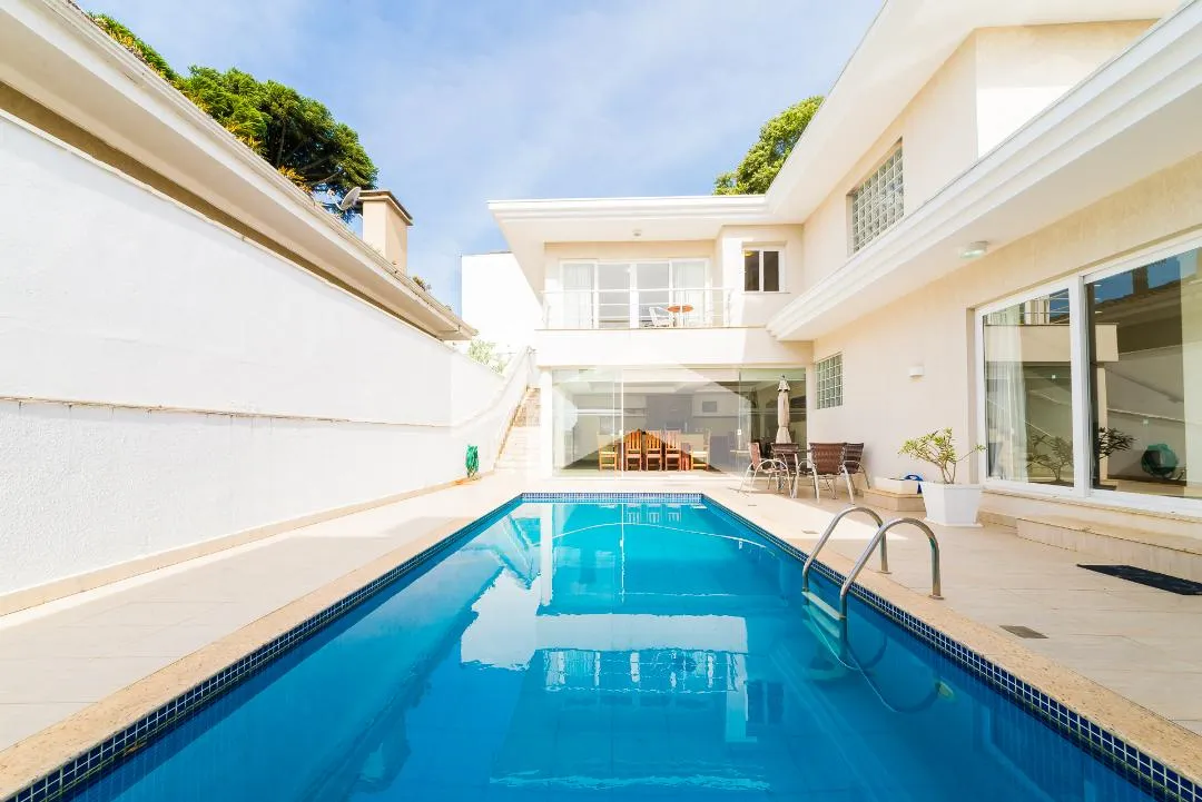 431 m² house with 4 en-suite bedrooms and 6 parking — photo 2
