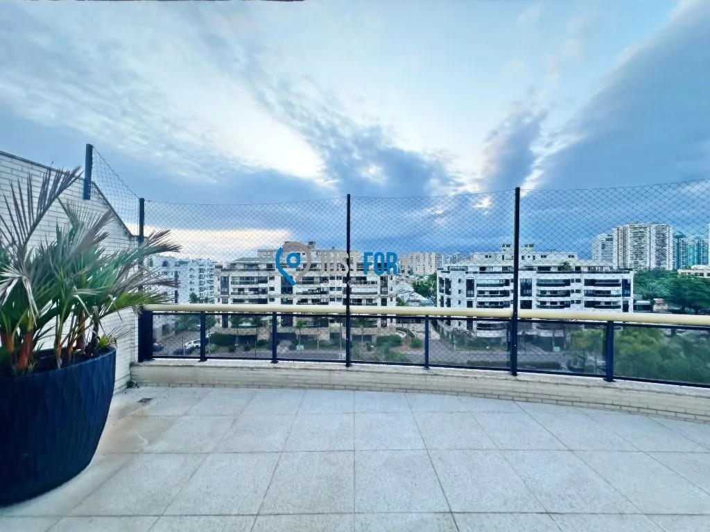 3-bedroom apartment with 5 bathrooms and 370 m² — photo 52