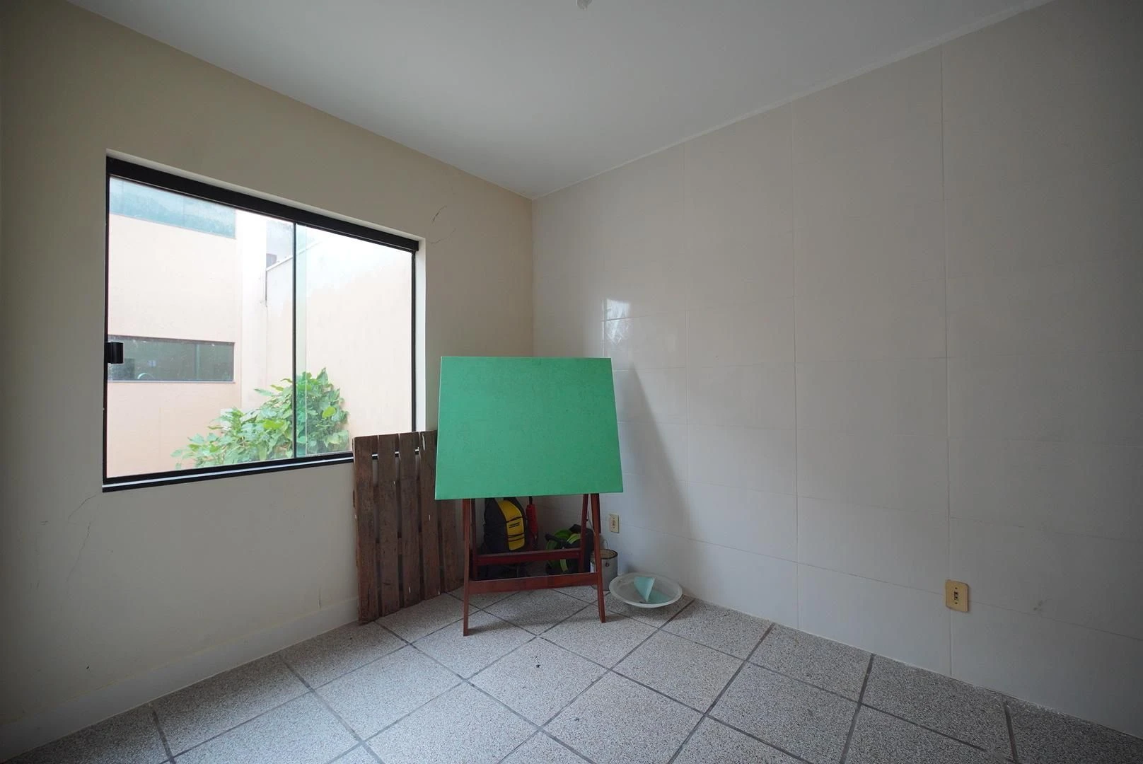 407 m² house with a washing machine and a bathtub — photo 40