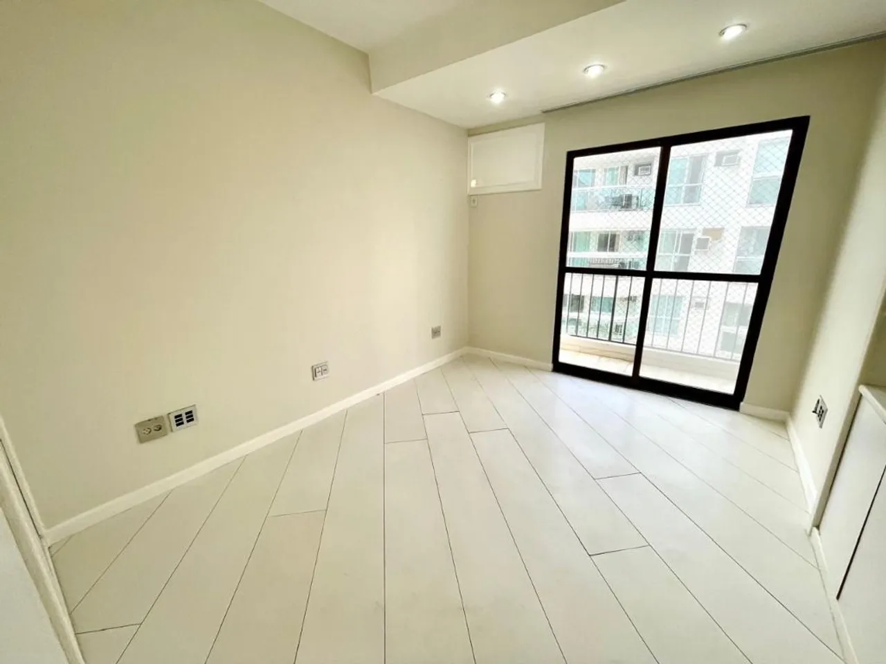 3-bedroom 3-bath apartment with 250 m² and 3 parking — photo 16