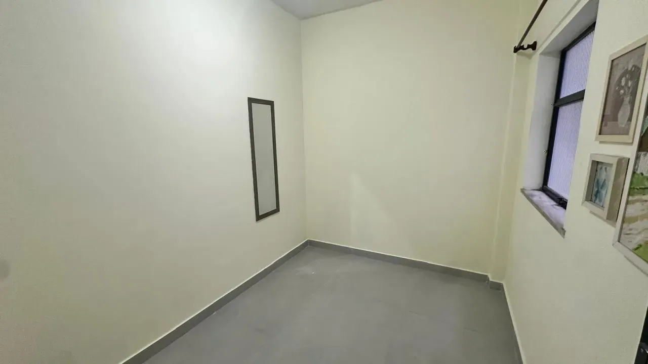 4-bedroom apartment with glassed-in balcony — photo 31