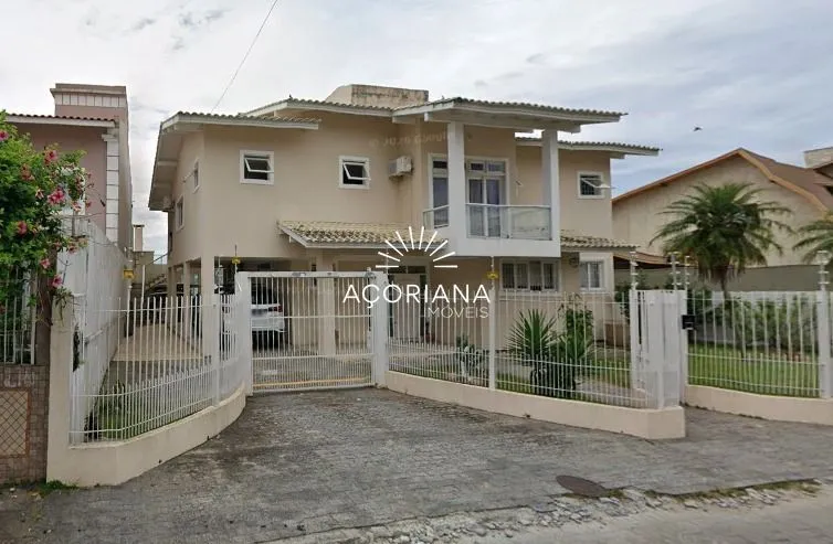Water view in a 5-bedroom house, 350 m² — photo 2