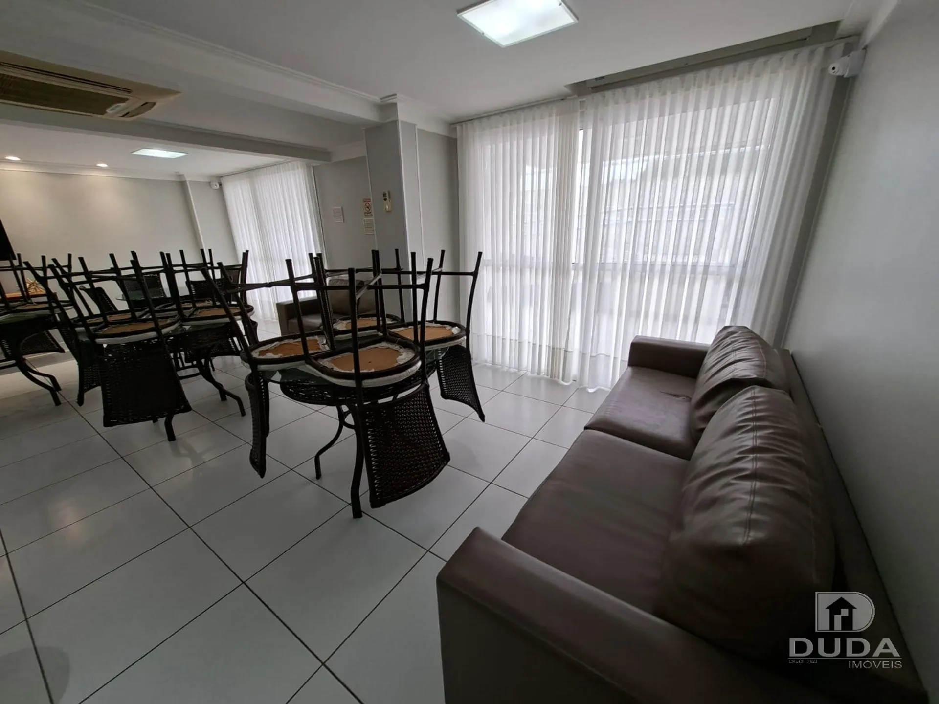 Apartment on the 10th floor with floor-to-ceiling windows — photo 28