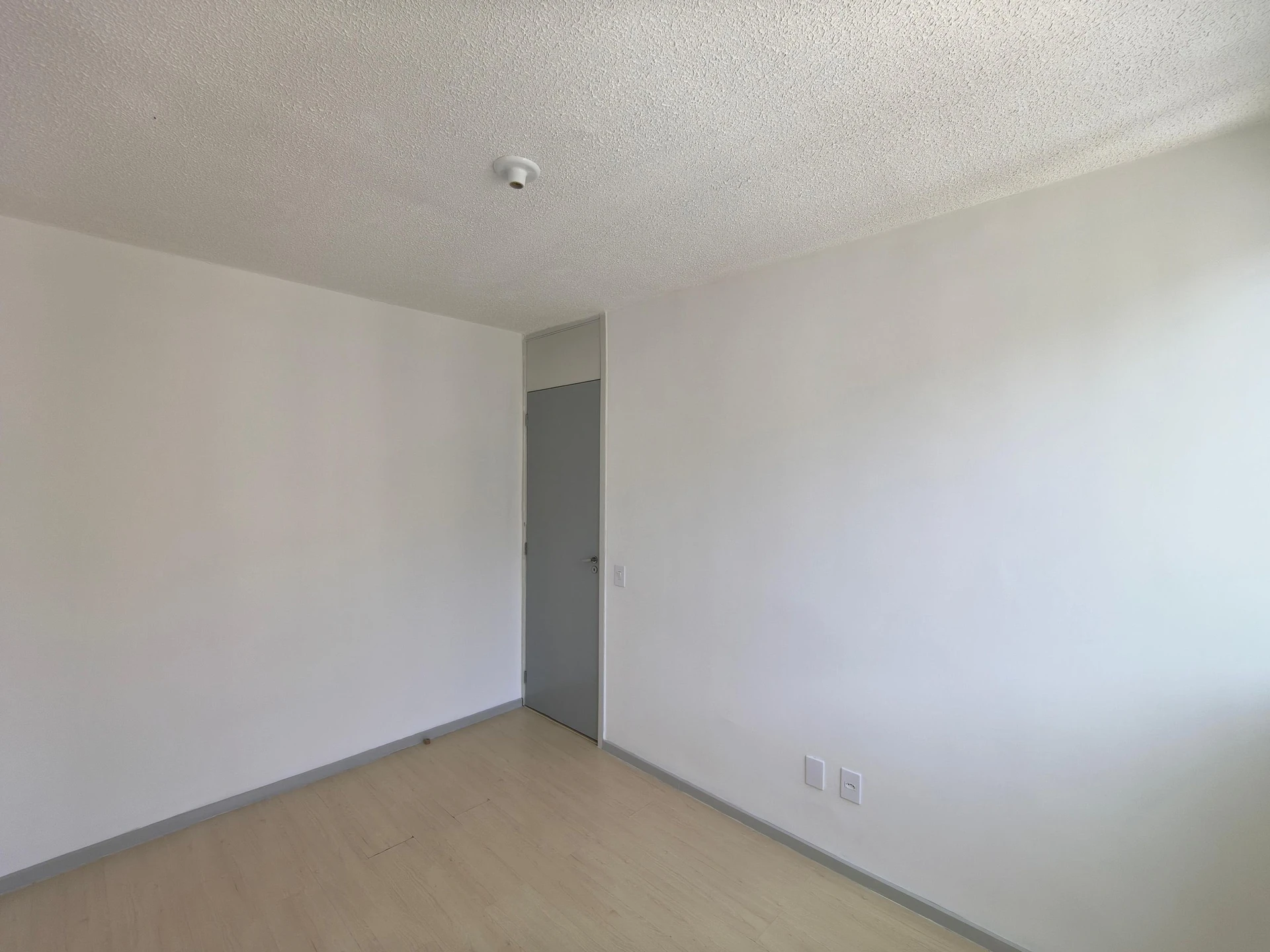 Apartamento de 2 quartos em condomínio com piscina — photo 22
