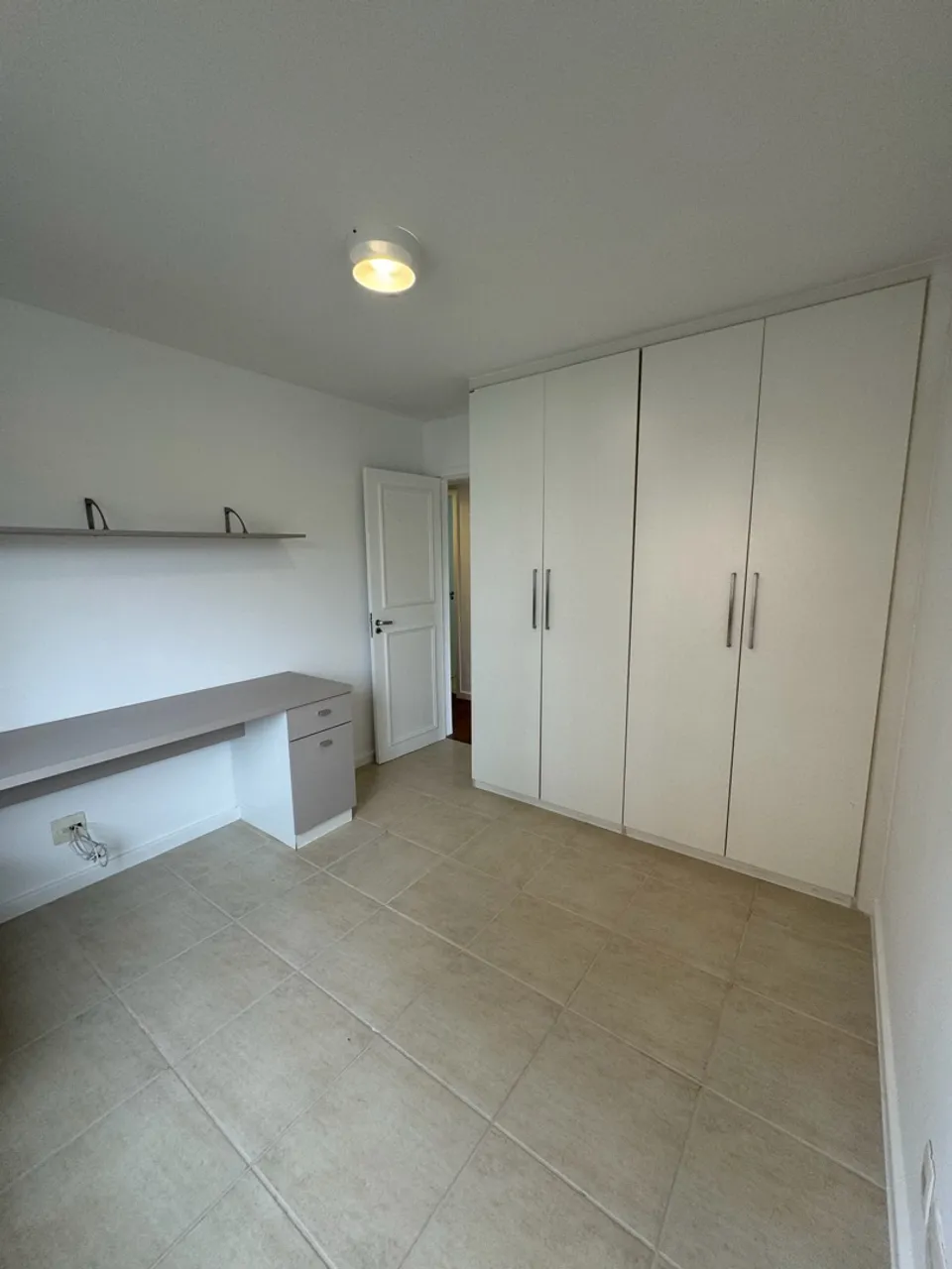 3-bedroom apartment in a building with a gym — photo 15