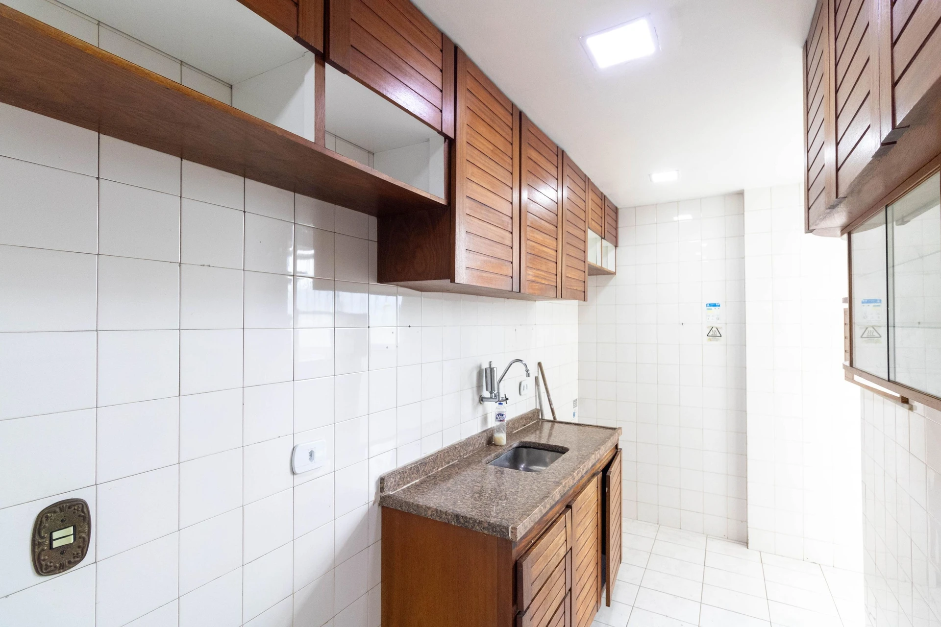2-bedroom apartment with a home office — photo 8