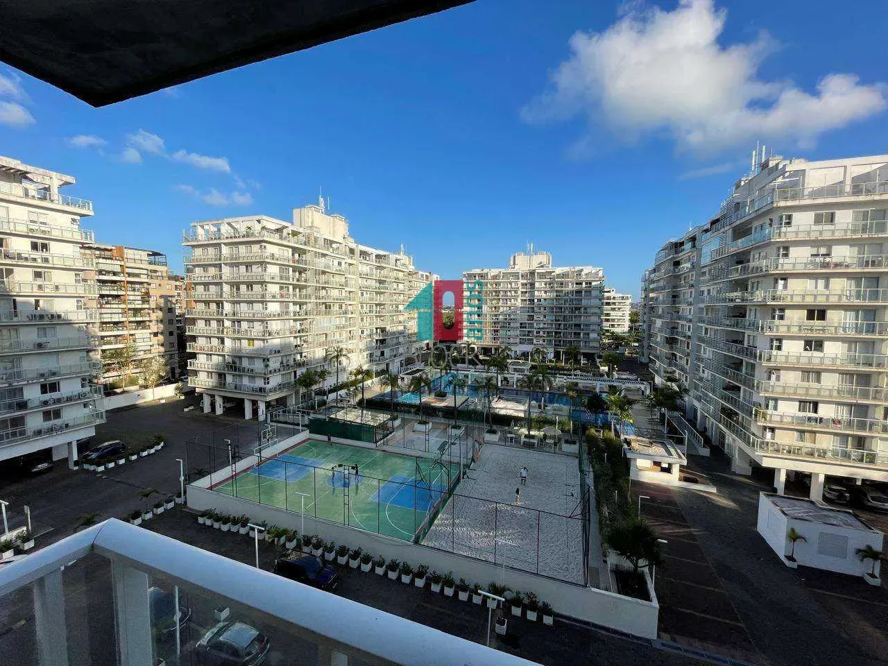 Furnished apartment, 91 m², with a glass-enclosed balcony — photo 29
