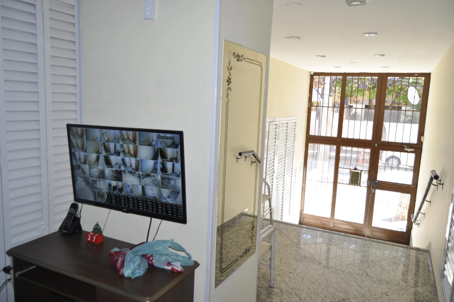 Apartamento mobiliado com 3 quartos e 2 banheiros — photo 14