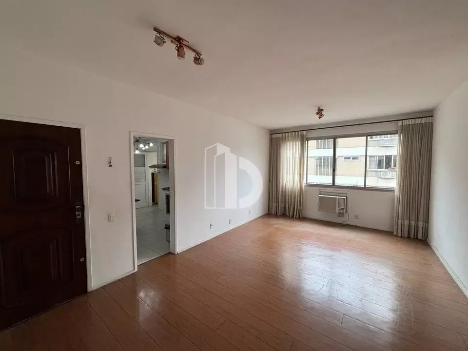 Water view in a 4-bedroom apartment, 124 m²