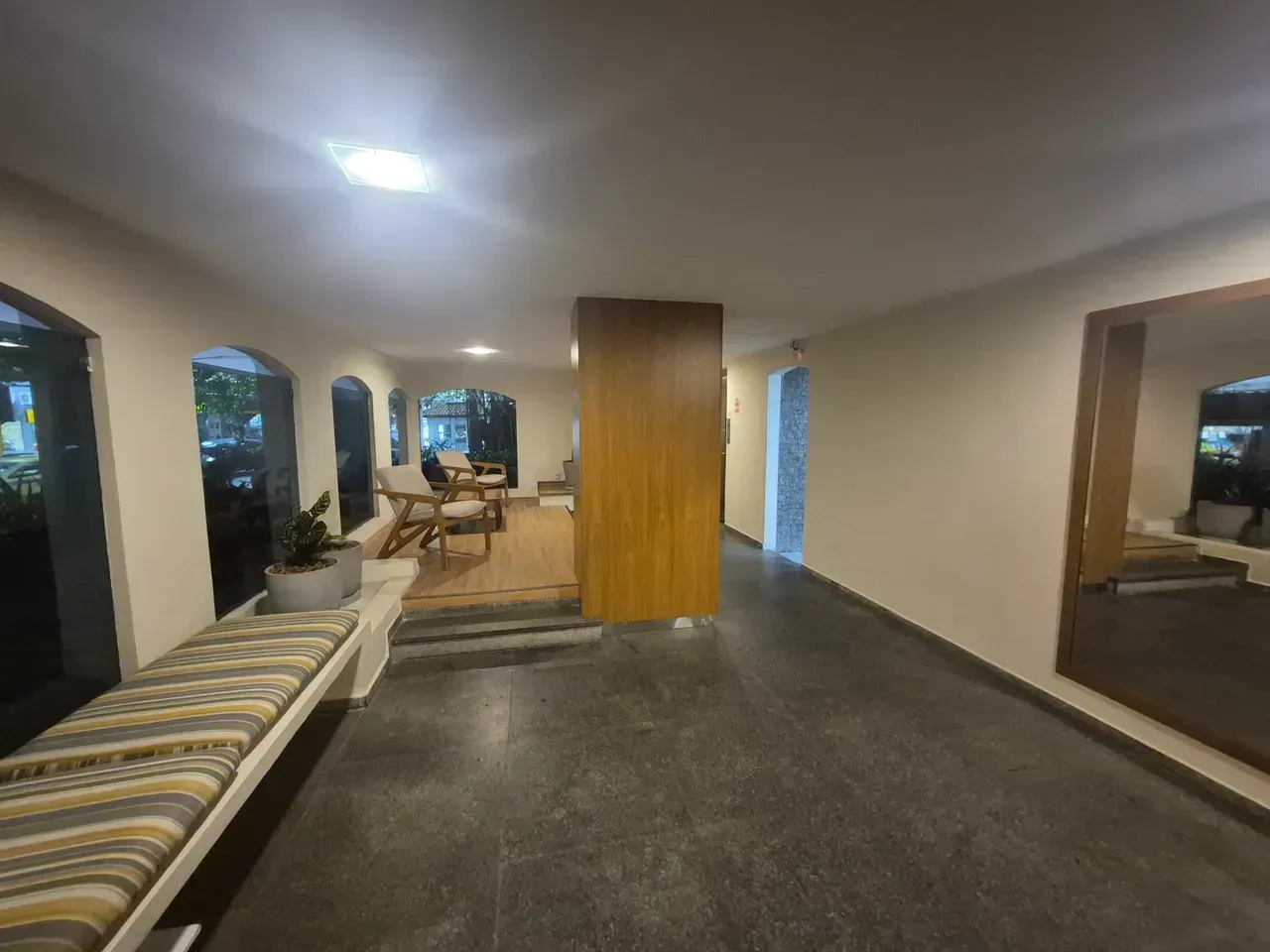 Wood or laminate floors in a 3-bedroom apartment, 129 m² — photo 20